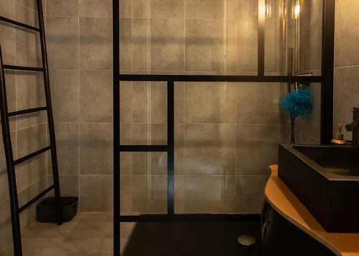 Le Diamant Bleu- & Parking Prive Lägenhet *